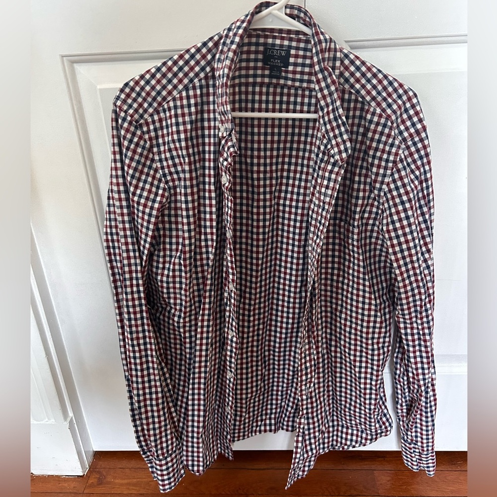 Navy and maroon men’s button up